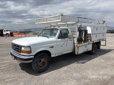 1995 Ford F-Super Duty 4x2 Flatbed Truck