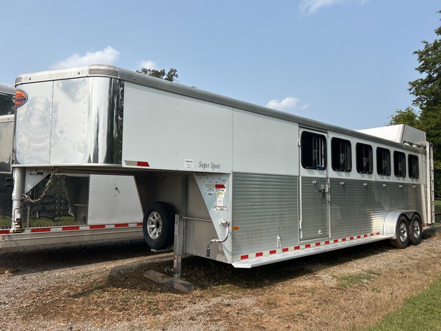 2017 Sundowner  35 ft T/A Horse Trailer