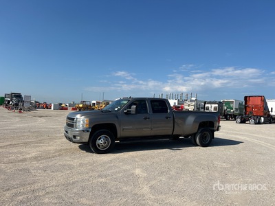 2013 Chevrolet Silverado 3500HD 4x2 Crew Cab Pickup