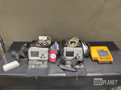(1) Medtronic LifePak 500 Defibrillator & (2) Zoll E-Series Defibrillators