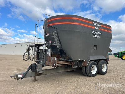 2019 Loewen 1402 16 ft T/A Feed Mixer