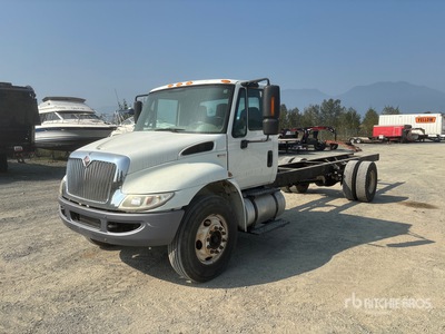 2013 International DuraStar 4300 4x2 Table Top Truck