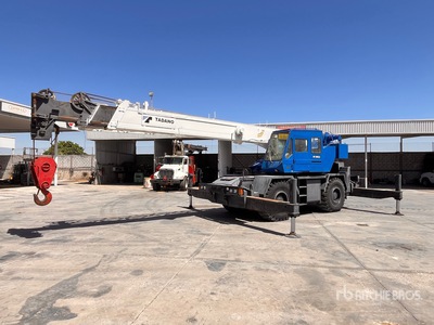 1990 Tadano TR-200E-2-00102 20 ton 4x4x4 Grua Todo Terreno / ラフタークレーン