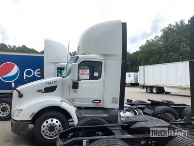 2018 Peterbilt M579 6x4 Ciągnik siodłowy T/A z kabiną dzienną
