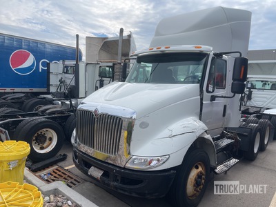 2010 International 8600 6x4 Tracteur Routier (Inoperable)