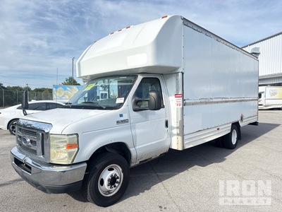 2008 Ford E-350 Cutaway 17' long box , 8'11" interior box width, 85" interior box height Fourgon cargo
