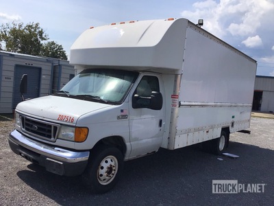 2007 Ford E-350 Cutaway Kastenwagen