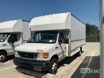 2007 Ford E-350 Cutaway 4x2 Van Truck