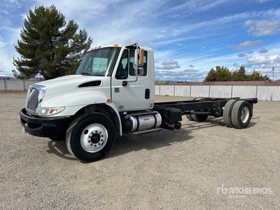 2017 International 4300 4x2 Cabina y chasis