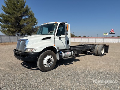 2017 International 4300 4x2 Cabine et châssis