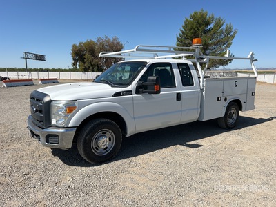 2016 Ford F-350 XL 4x2 Extended Cab Utility Truck
