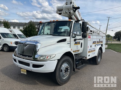 Altec TA40 41 ft on 2009 International 400 4x2 Piattaforma autocarrata