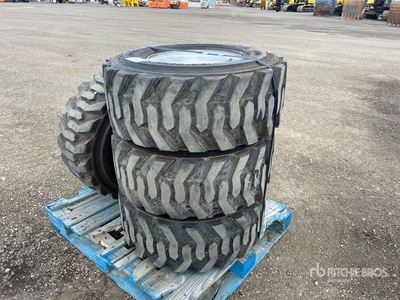 Quantity of (4) Camso 12x16.5 Équipements pour pneus (Unused) - Fits Telehandler