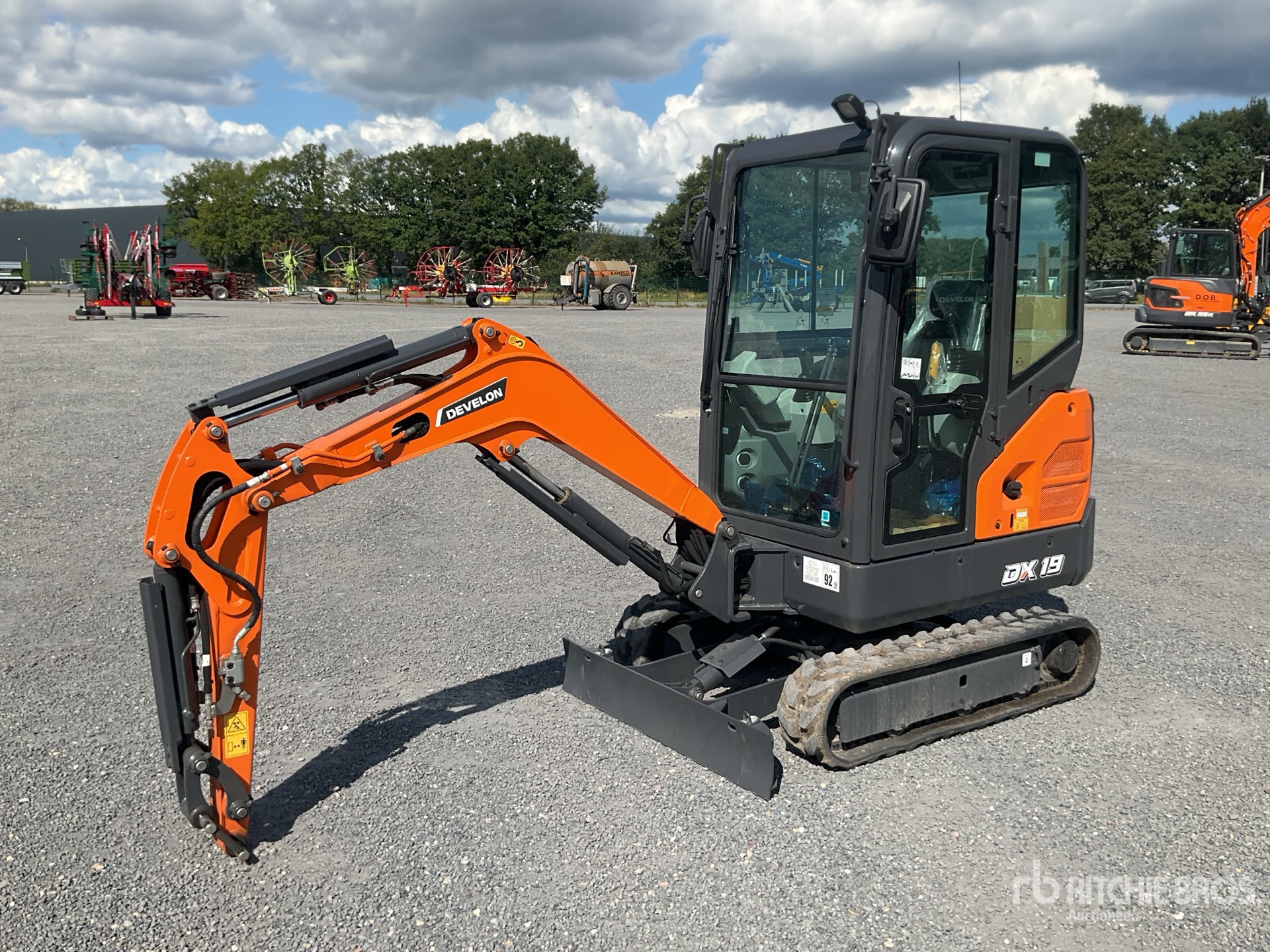 2024 Develon DX19-7 を見 Mini Excavator (Unused)