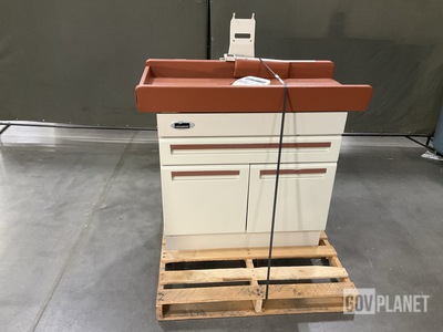Midmark 640-001-234 Pediatric Examination Table w/Scale