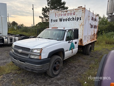 2004 Chevrolet 3500 4x2 Chipper Truck