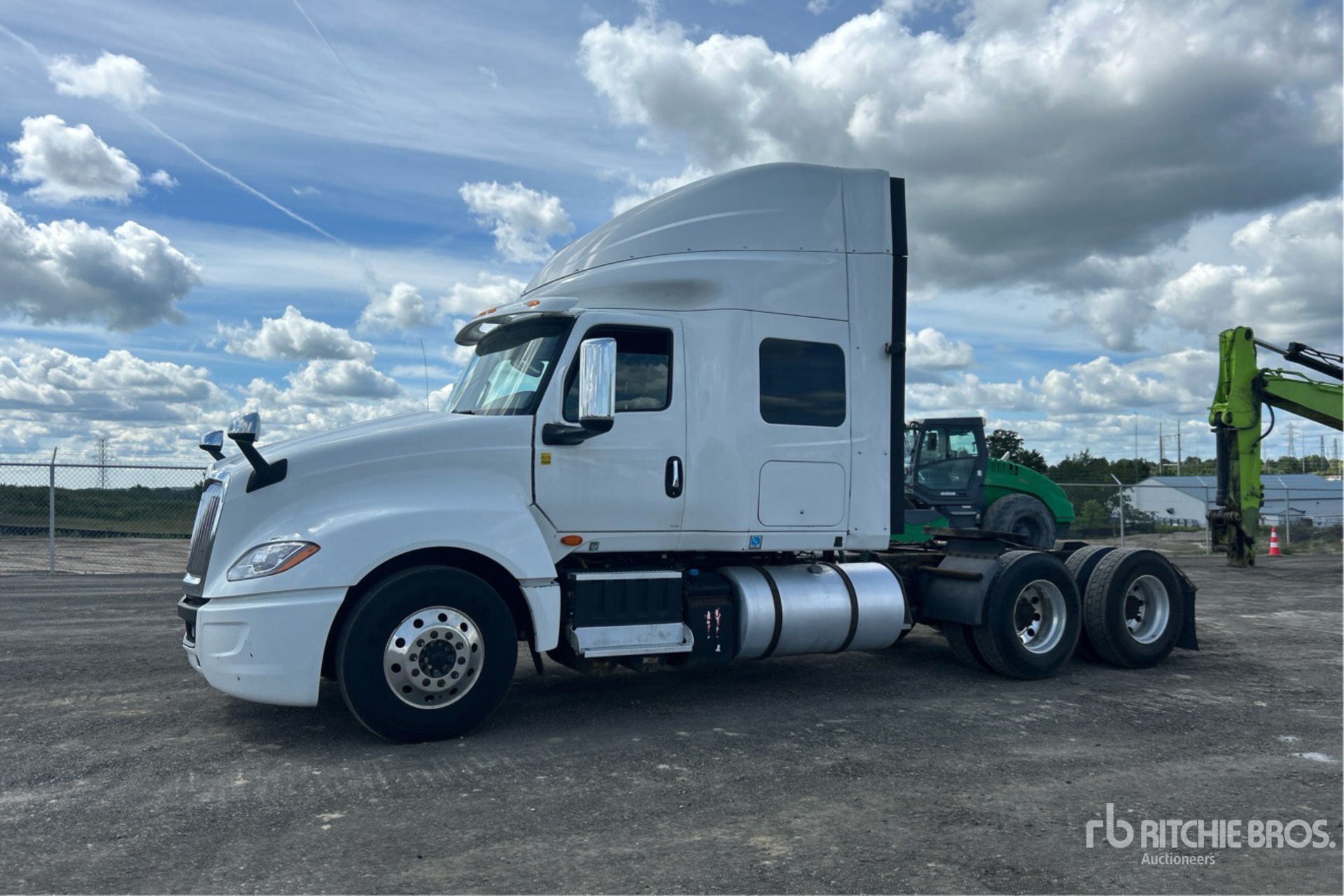 2019 International LT625 Tracteur routier couchette