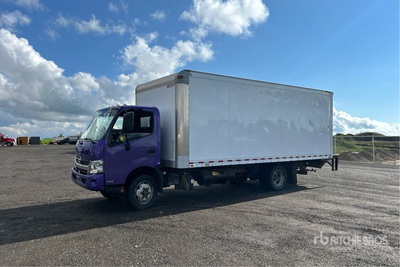 2019 Hino 195 Autocarro furgonato