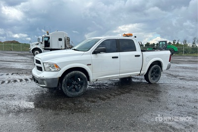 2014 Ram 1500 SLT 4x4 Crew Cab بيك اب