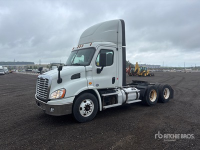 2018 Freightliner Cascadia 113 Day Cab Truck Tractor