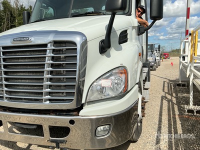 2018 Freightliner Cascadia 113 T/A Day Cab Truck Tractor