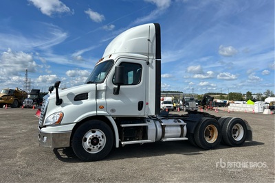 2018 Freightliner Cascadia 113 T/A Day Cab Truck Tractor