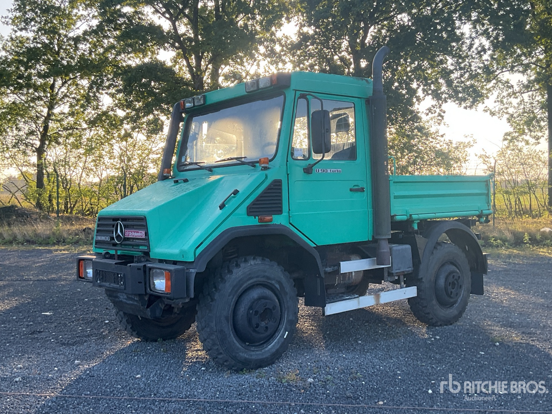 1998 Mercedes-Benz Unimog U90 4x4 Camión Utilitario