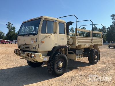 2001 Stewart & Stevenson M1078A1 LMTV 4x4 Cargo Truck