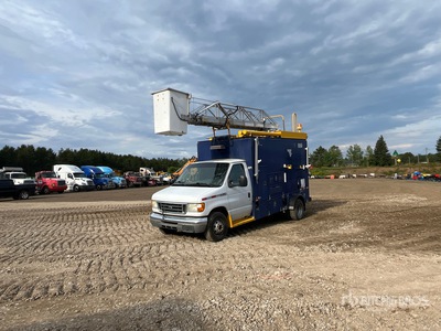 2006 Ford E450 4x2 Camion de cubo