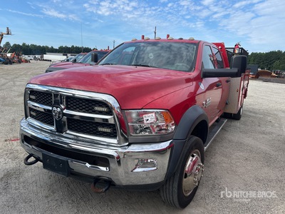 2018 Ram 5500 4x2 Crew Cab Camion utilitaire