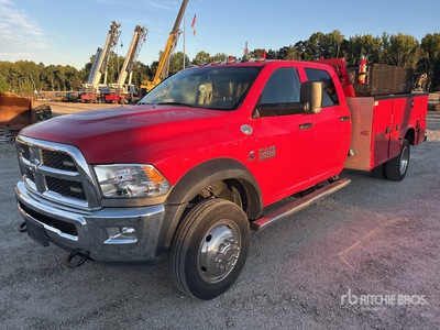 2018 Ram 5500 4x2 Crew Cab Camion utilitaire