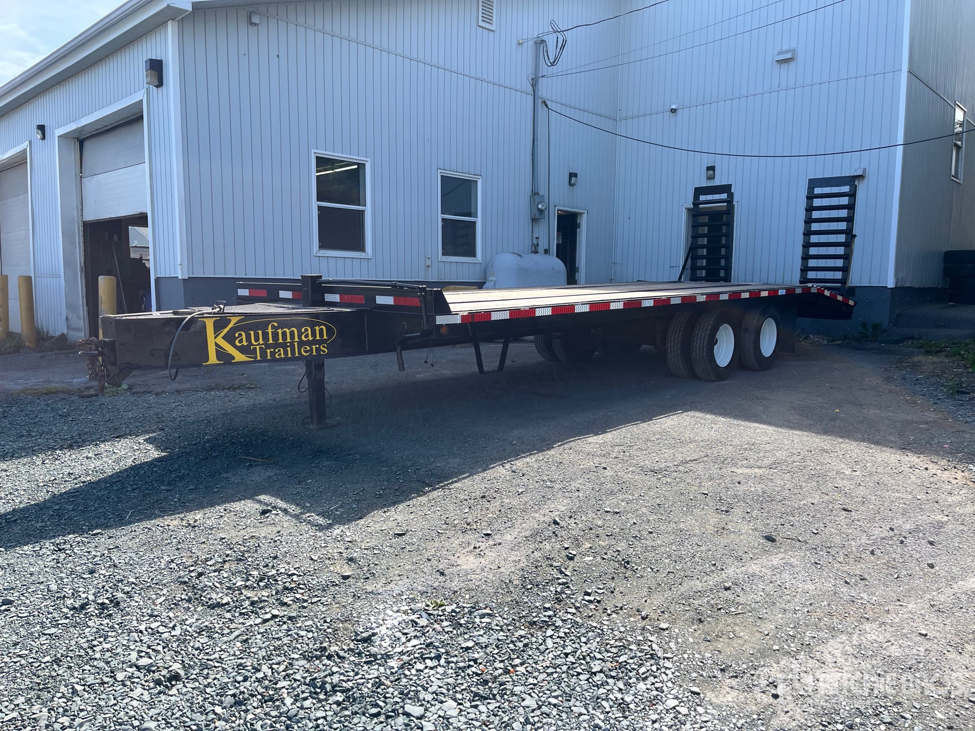 2012 Kaufman 9100 kg 20 ft T/A Equipment Trailer