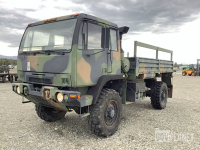 2007 Stewart & Stevenson M1078A1 LMTV 4x4 Cargo Truck