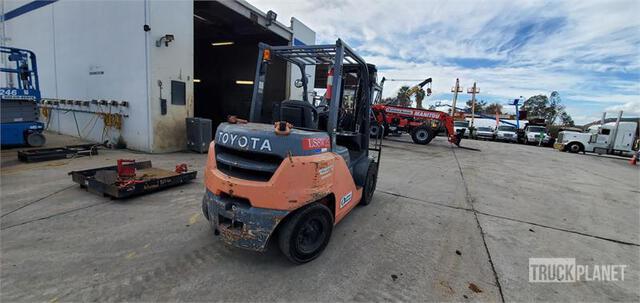 MONTACARGAS 2016 TOYOTA 8FD35UPNEUMATI