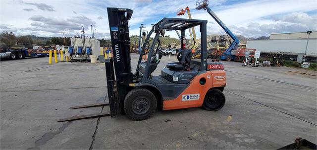 2016 Toyota 8FD35U Pneumatic Tire Forklift