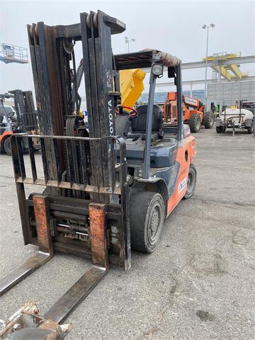 2016 Toyota 8FD35U Pneumatic Tire Forklift