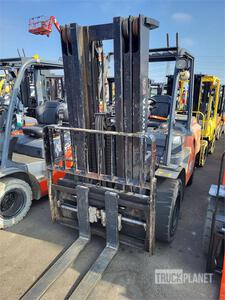 Toyota 8FD45U Pneumatic Tire Forklift