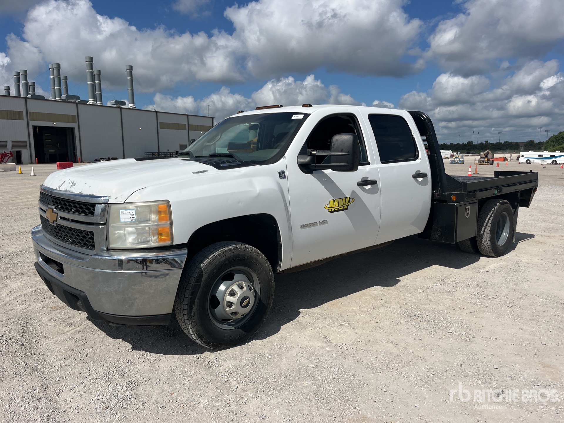 2014 Chevrolet Silverado 3500HD 4x2 Flatbed Truck
