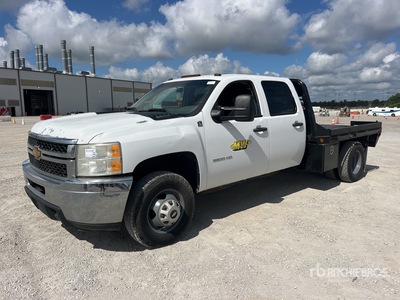 2014 Chevrolet Silverado 3500HD 4x2 Flatbed Truck