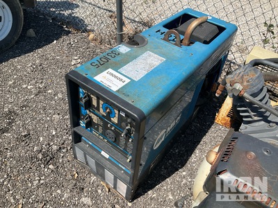 2002 Miller AEAD-200LE 250 A Stick Engine Driven Welder