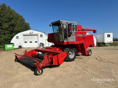 Massey Ferguson 550 Combine Harvester