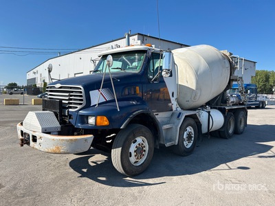 2003 Sterling LT9500 Camion mélangeur