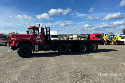 2002 Mack 600 Roll-off vrachtwagen