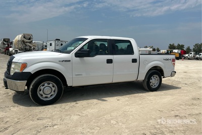 2013 Ford F-150 XL 4x4 Crew Cab بيك اب