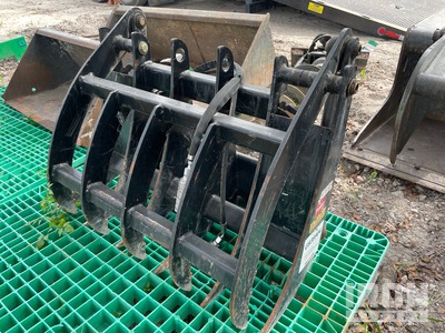 2022 Toro 22577 35.5 in Mini Skid Steer Grapple Divers