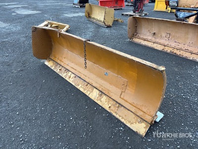 8 ft Hydraulic Reversing Schneepflug