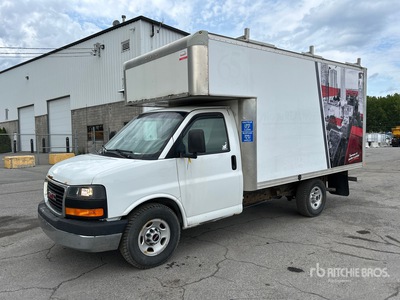 2017 GMC Savana 3500 Kastenwägen