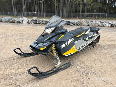 2012 Ski-doo 1200 Renegade Adrenaline Vehículo para la nieve