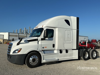 2018 Freightliner Cascadia 126 6x4 T/A Sleeper Truck Tractor