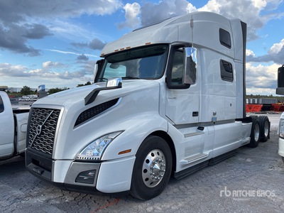 2019 Volvo VNL860 6x4 تراكتور شاحنة كابينة النوم (ثنائية المحور) (Inoperable)